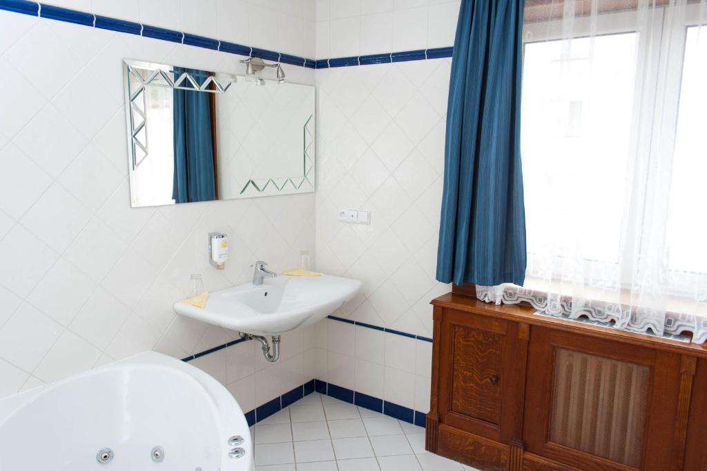 Hotel Baltaci U Nahonu Zlin Room photo